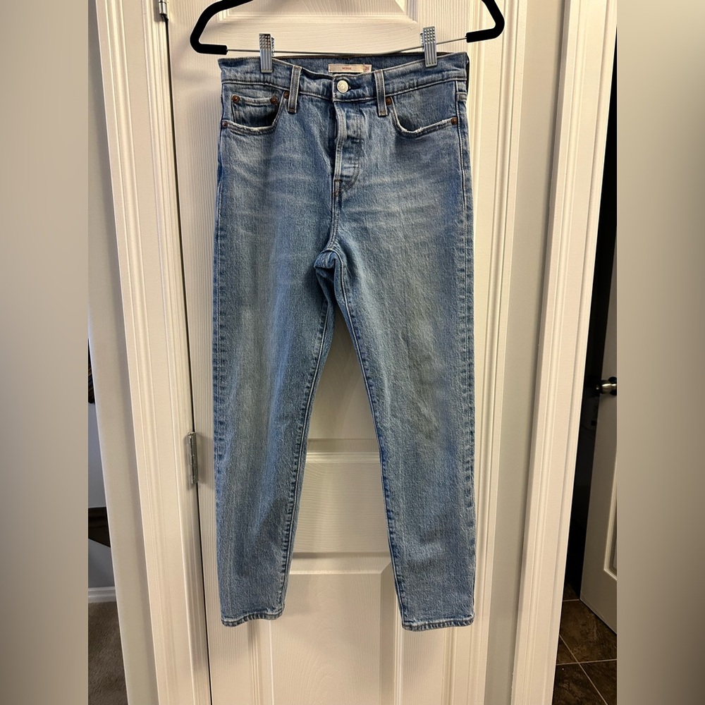 Levi’s Wedgie